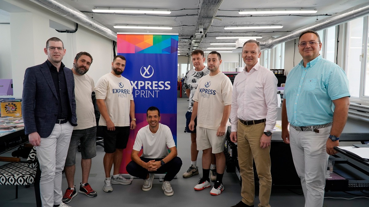 With over a decade of industry expertise, Express Print focuses on the advertising sector and has expanded into short‑run garment customisation and on‑demand textiles.
