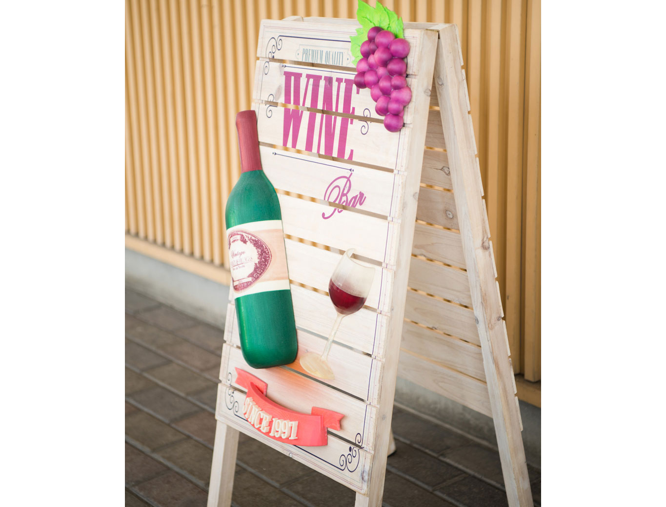 Stand sign (Wine shop)