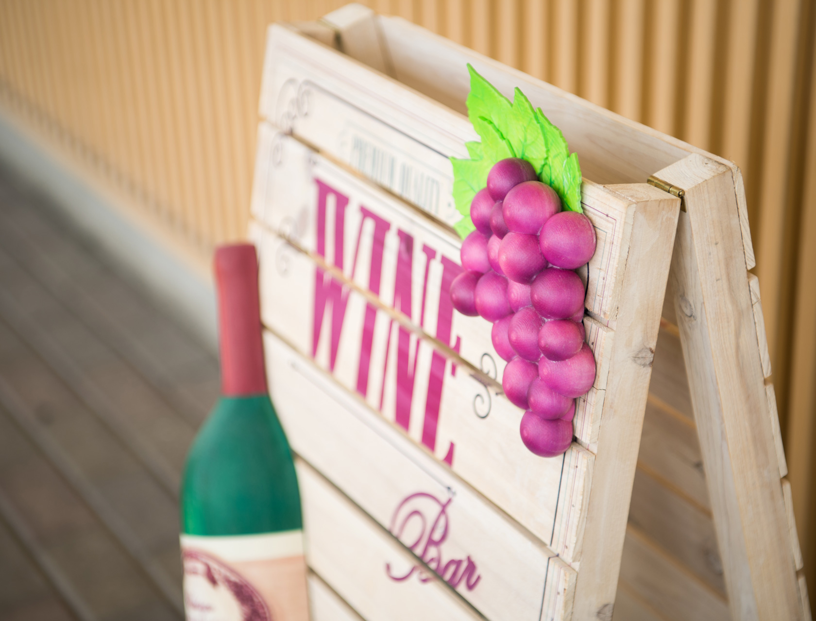 Stand sign (Wine shop)