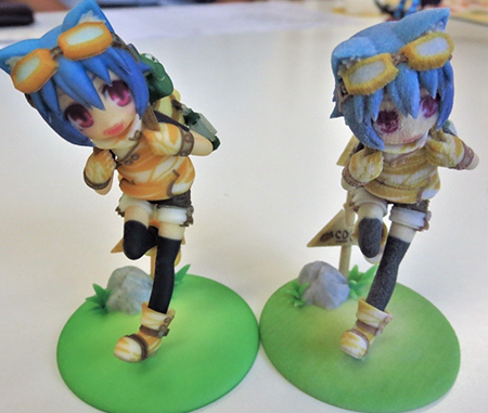 Work created with the [3DUJ-553] printer, left, and the one with a plaster-based printer, right. The difference in smoothness is obvious.